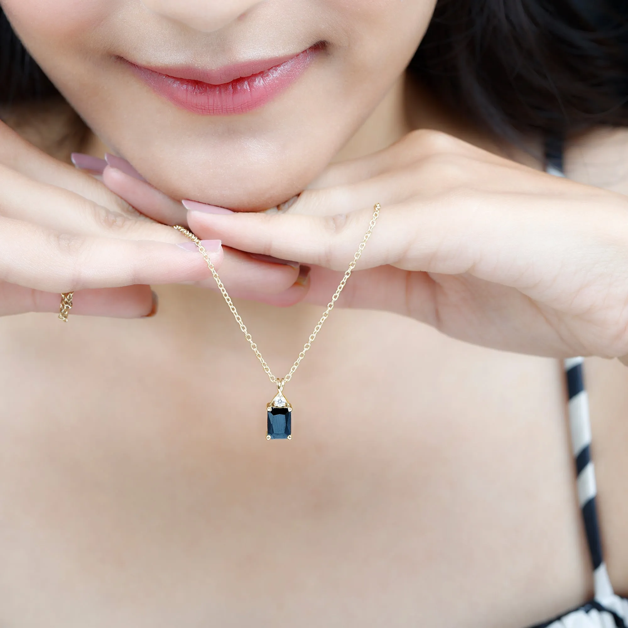 2 CT Simple Black Onyx Solitaire Pendant with Moissanite
