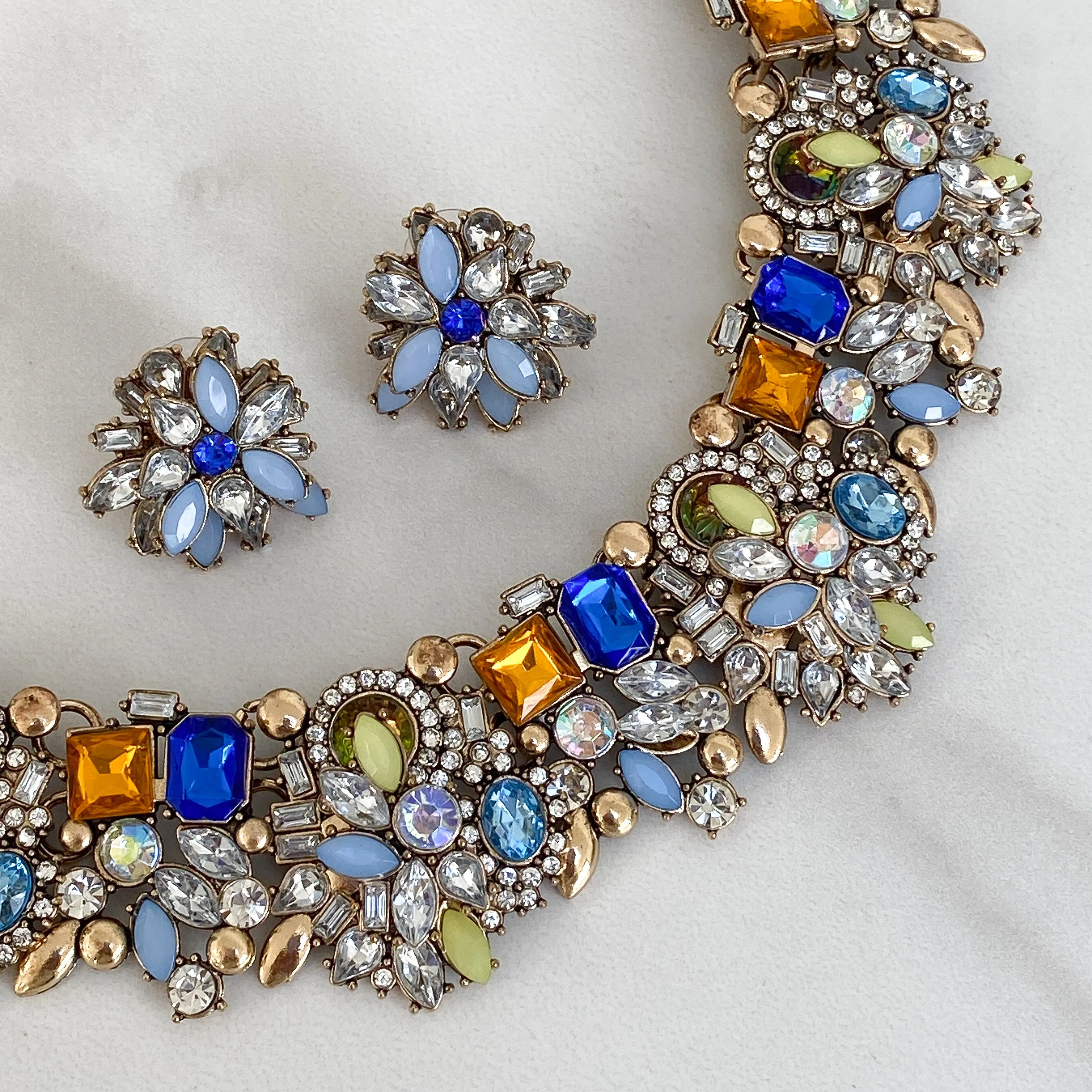 AVAANI Royal Blue & Multicoloured Necklace Set