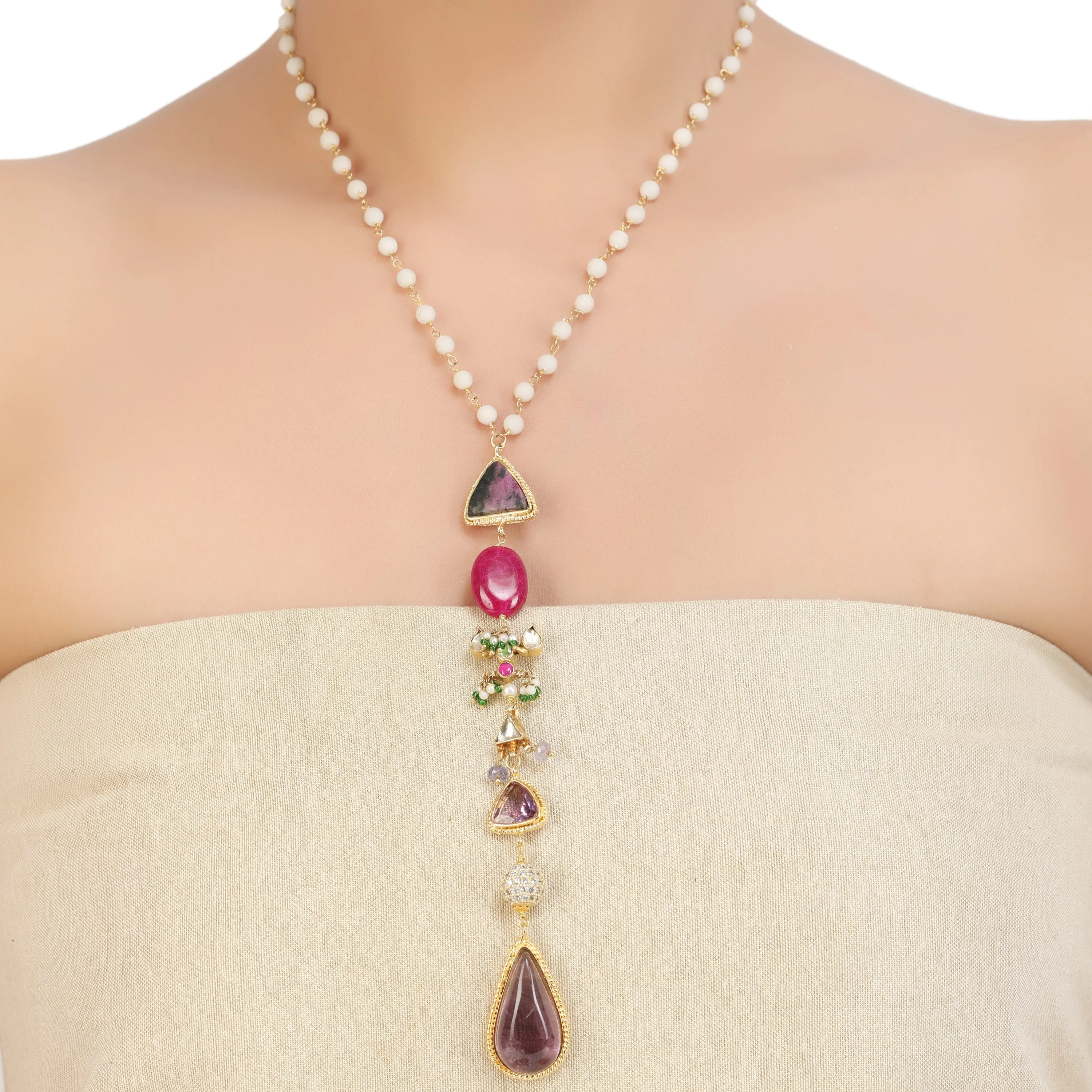 AVIKA NECKLACE