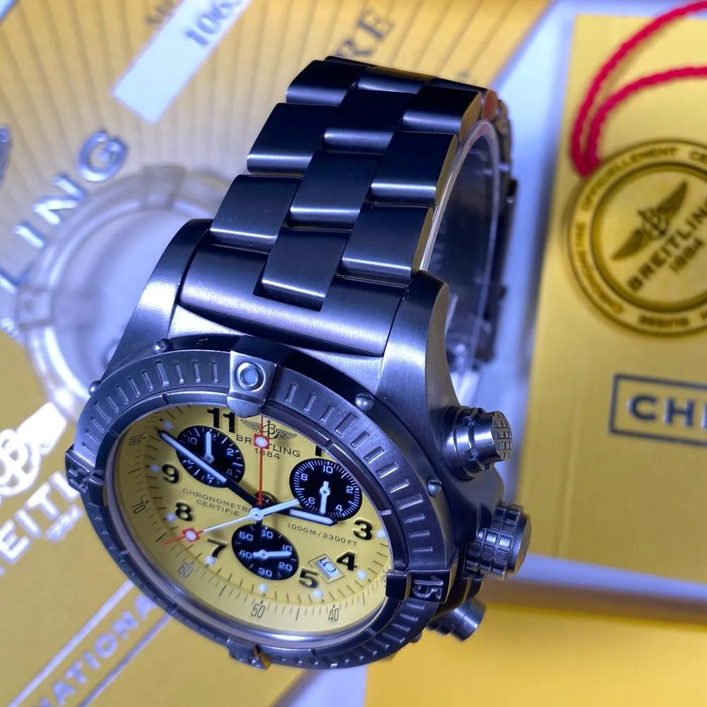 Breitling Chrono Avenger M1 E73360