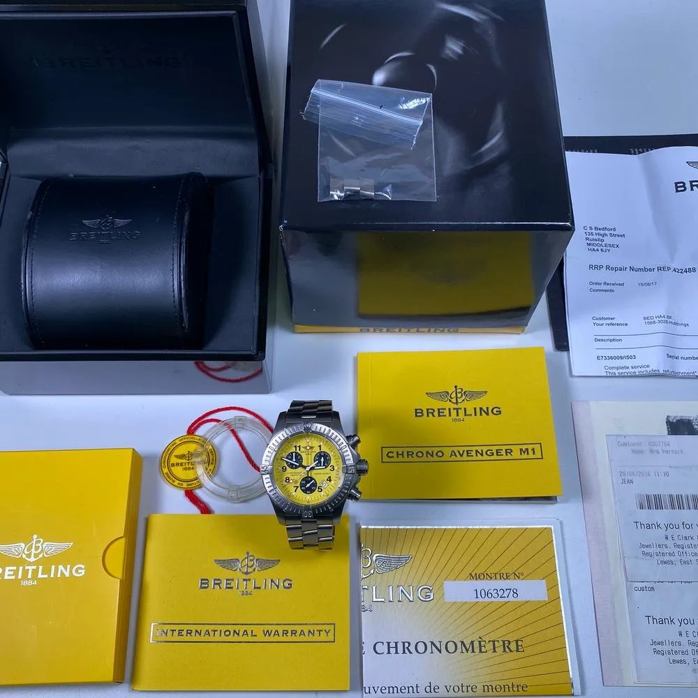 Breitling Chrono Avenger M1 E73360