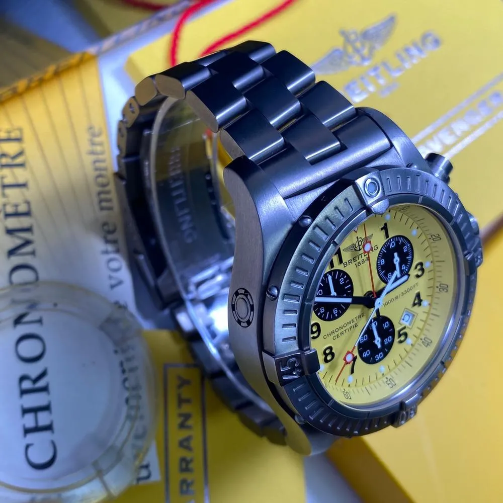 Breitling Chrono Avenger M1 E73360