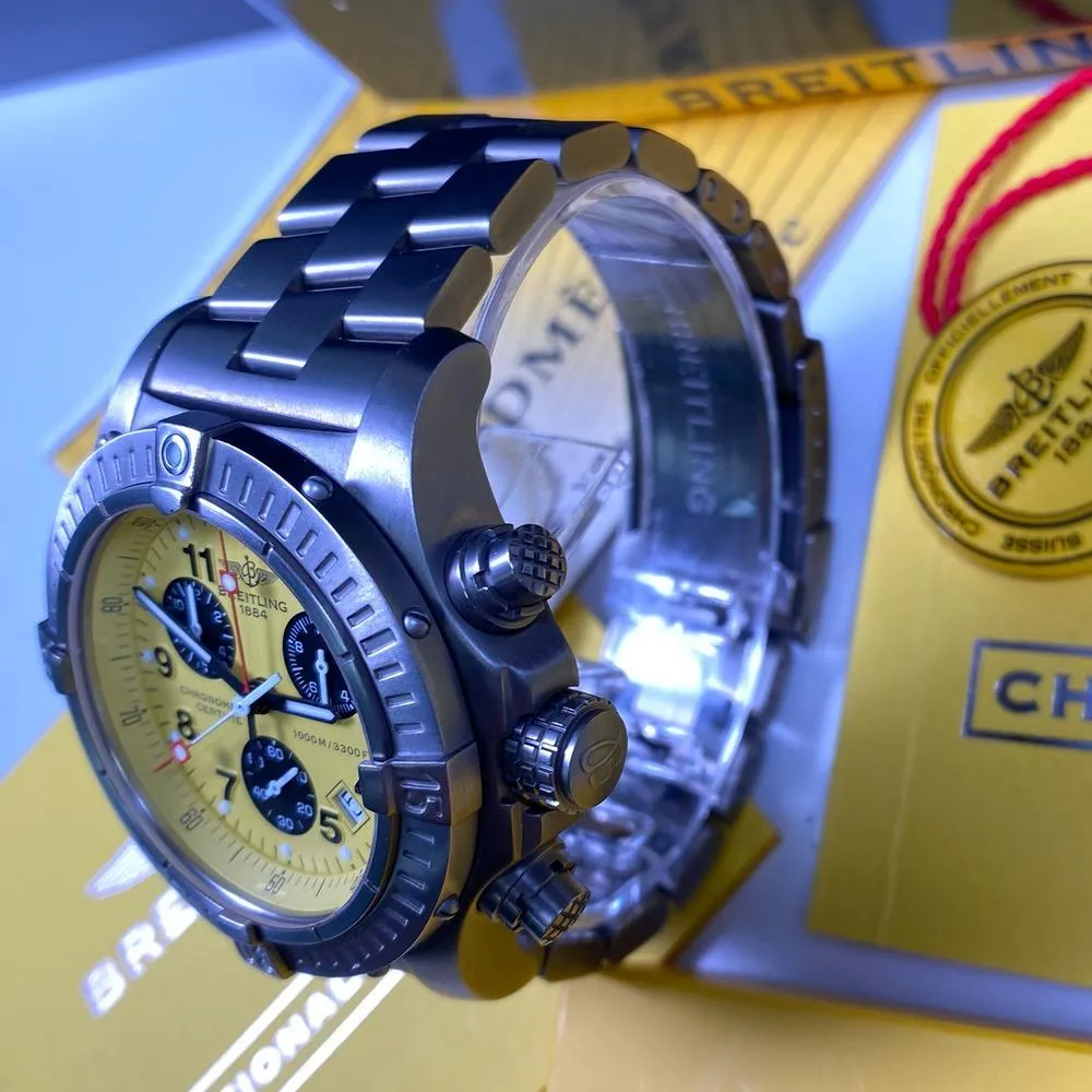 Breitling Chrono Avenger M1 E73360