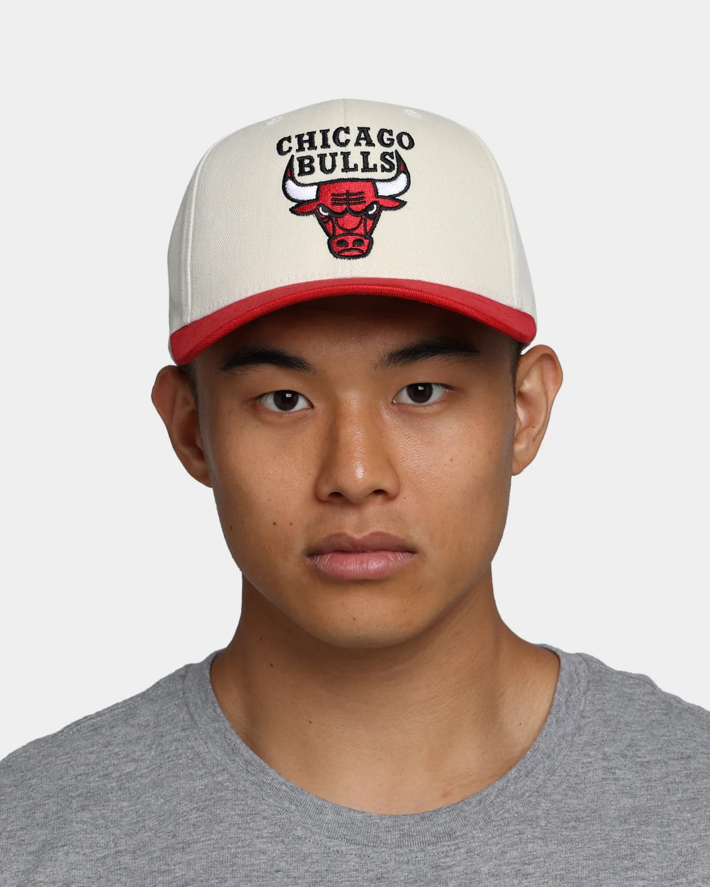 Mitchell & Ness Chicago Bulls Pro Crown Snapback Off White/Red