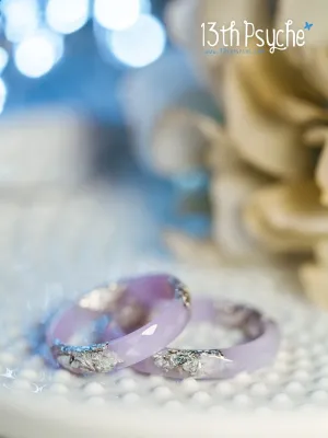 Pastel lilac faceted resin ring with silver flakes