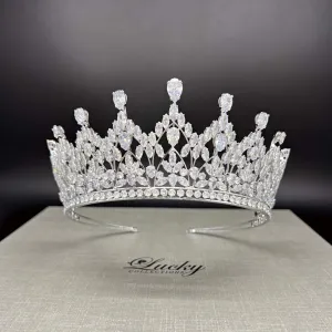 Quinceanera Tiara, Crown for Wedding, Elegant Corona, Sophisticated Bridal Headpiece