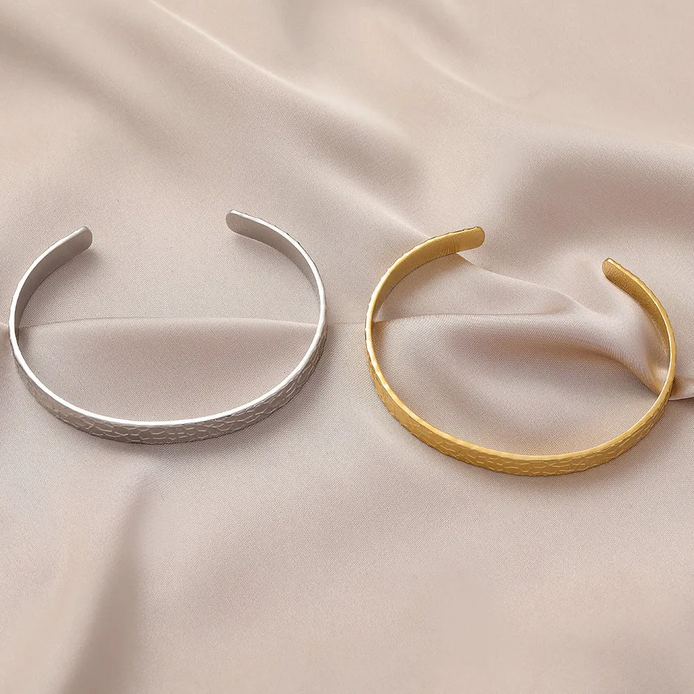Titanium Steel Percussion Peak Nest Texture Bracelet