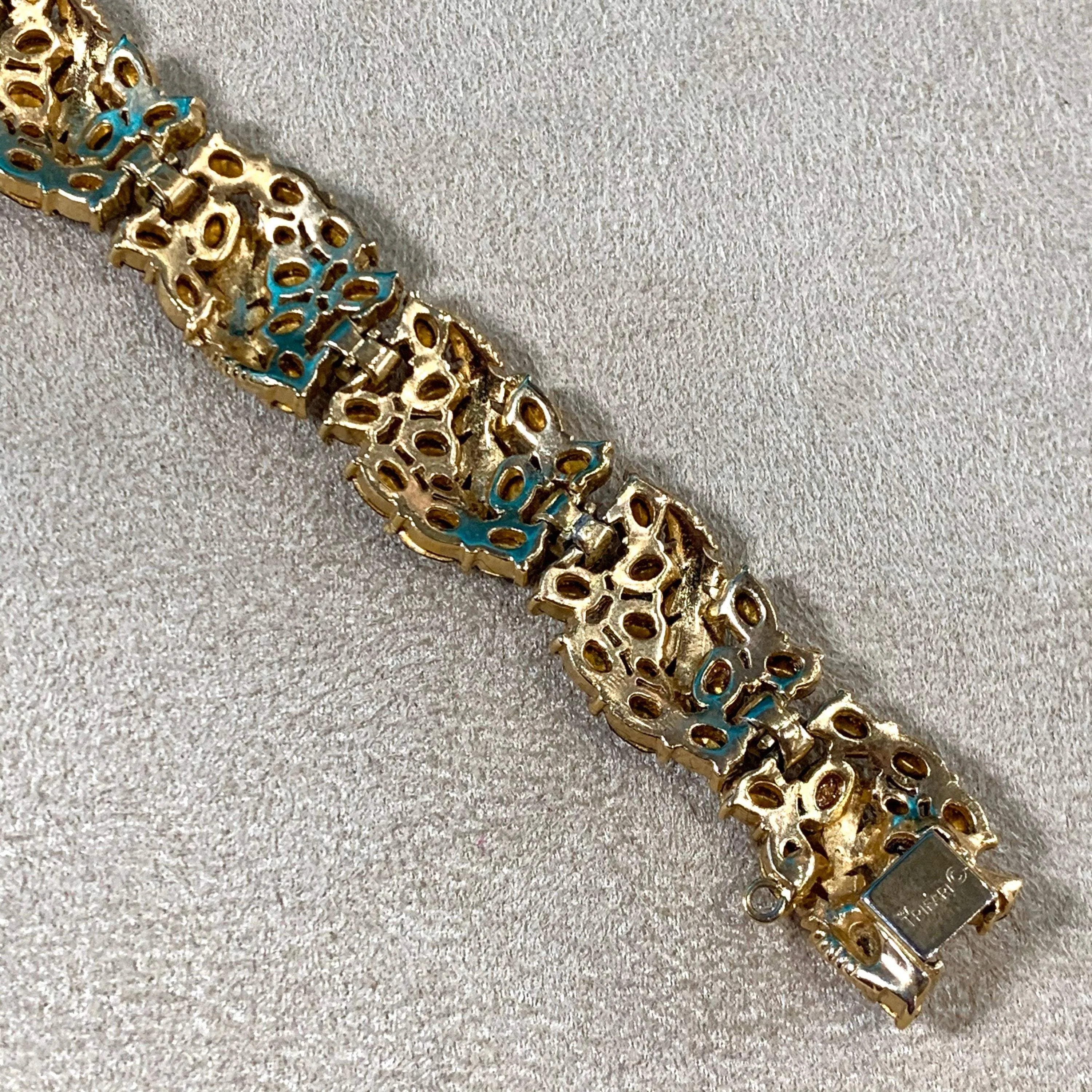Trifari purple crystal vintage bracelet gold plated