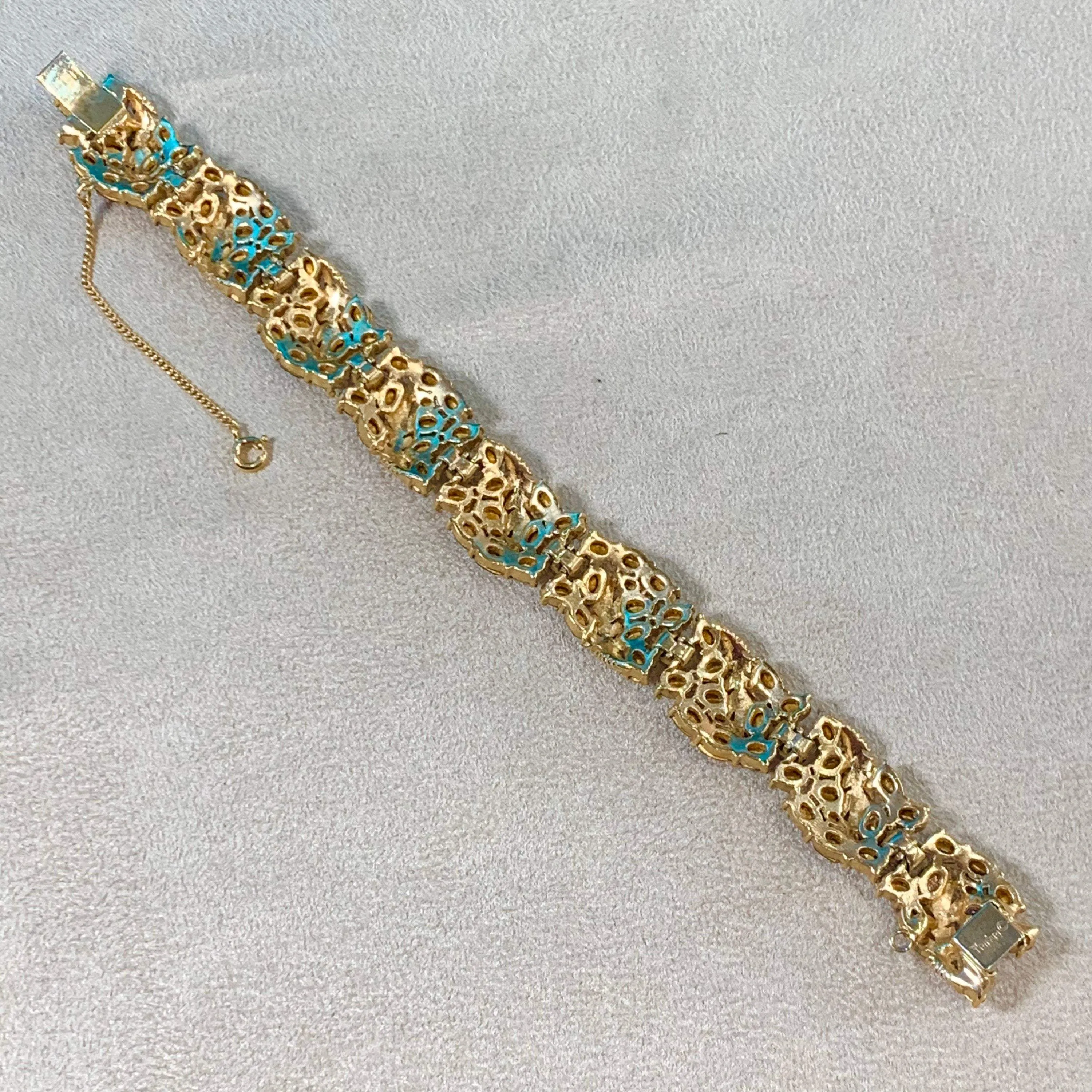 Trifari purple crystal vintage bracelet gold plated